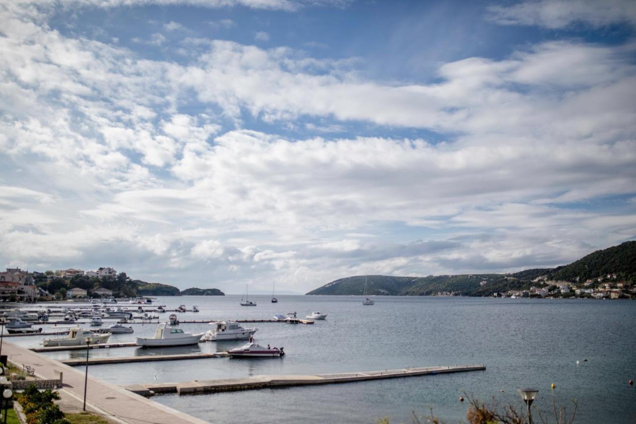 Apartments By The Sea Supetarska Draga - Donja, Rab - 11769 Exterior photo