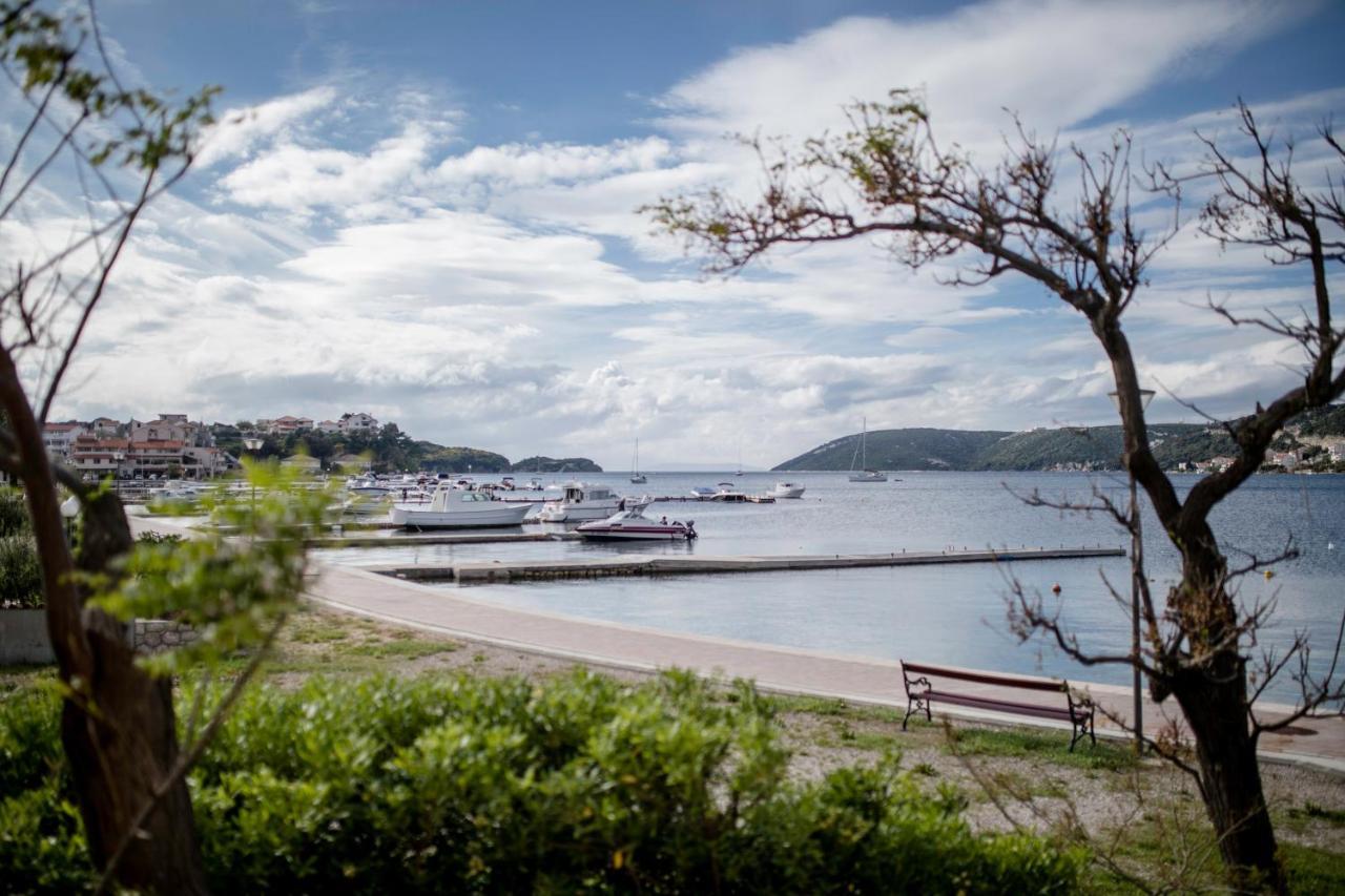 Apartments By The Sea Supetarska Draga - Donja, Rab - 11769 Exterior photo