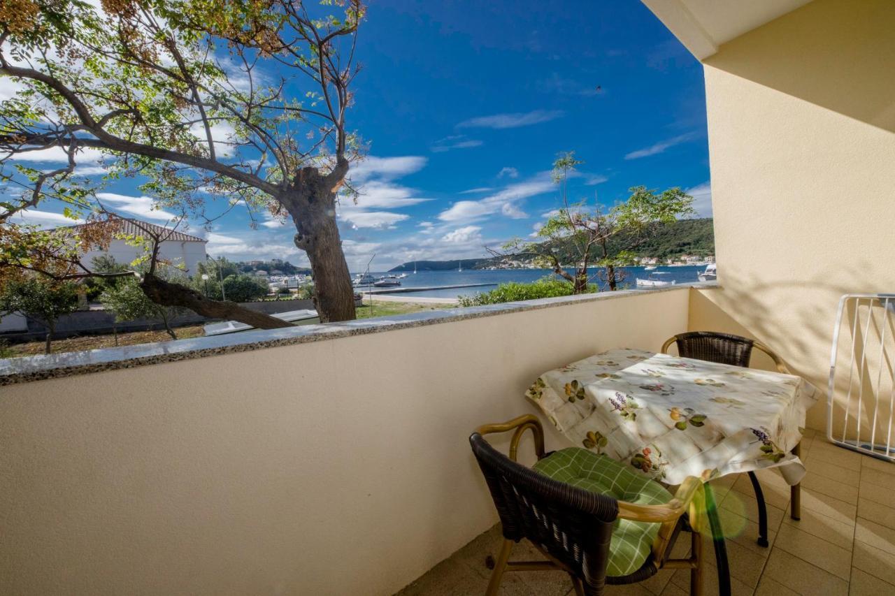 Apartments By The Sea Supetarska Draga - Donja, Rab - 11769 Exterior photo