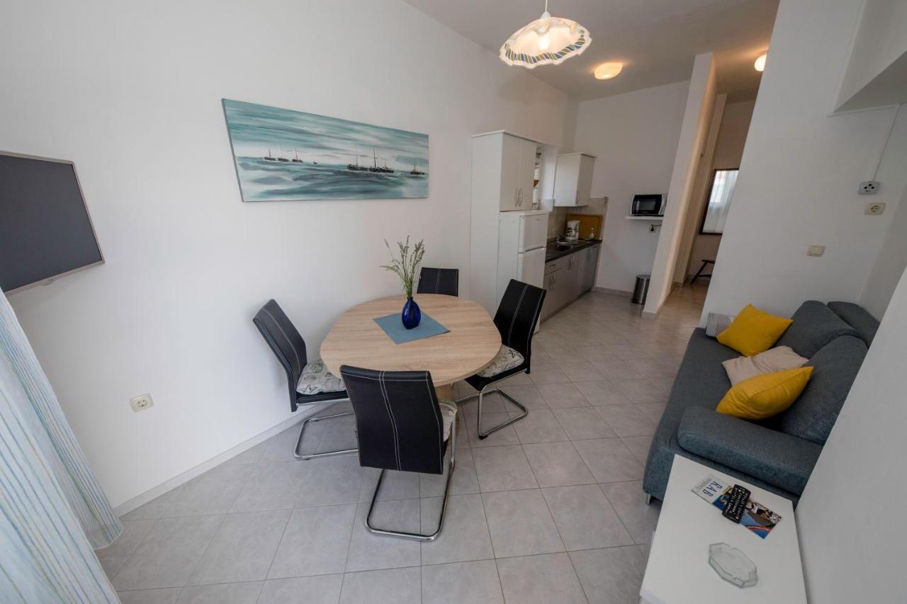 Apartments By The Sea Supetarska Draga - Donja, Rab - 11769 Exterior photo